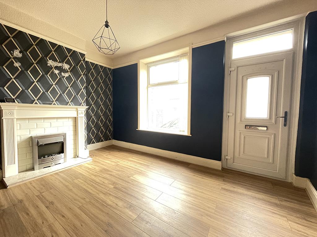 3 bedroom end terrace house For Sale in Barnoldswick - Lounge